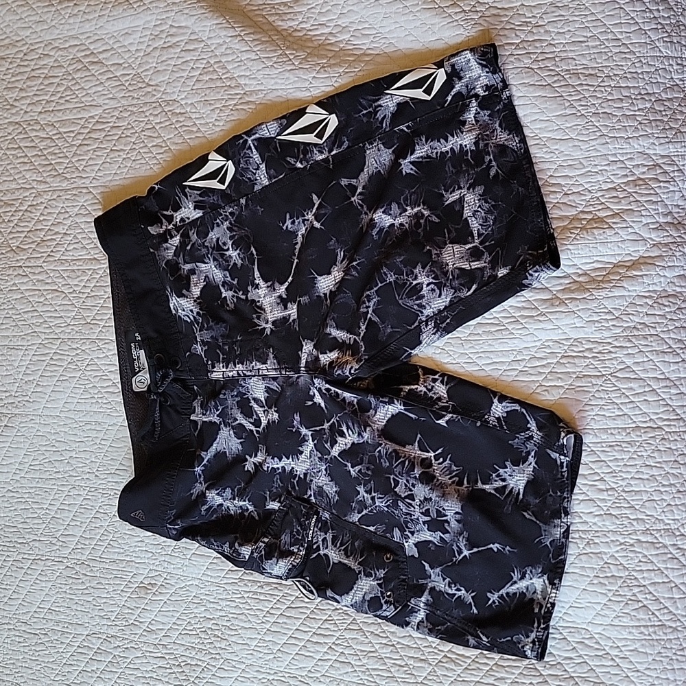 Volcom Board Shorts Size 28 - image 1